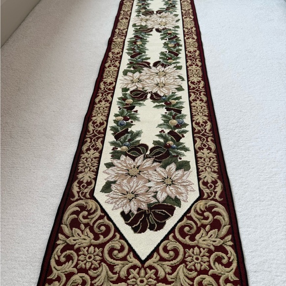 Table Runner - Picture 2 of 5